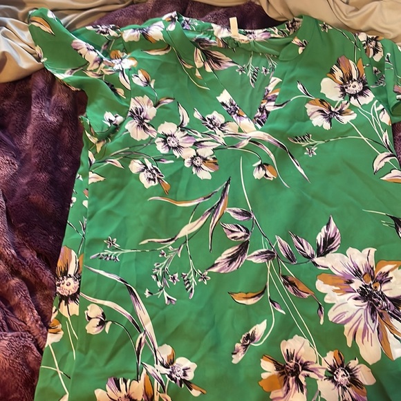 Maurice top EUC - Picture 3 of 3